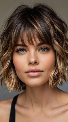 Effortless Short Layered Haircuts for Low-Main Saved Haircuts, Layered Haircut Short, Short Layered Haircuts For Women, Inverted Bob Haircuts, Layered Haircuts For Women, Framing Highlights, Waist Length Hair, Layered Bob Haircuts, Bangs With Medium Hair