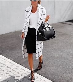 Walking Down The Street, Chic Chic, Chique Outfits, Outfit Chic, Inspiration Mode, Office Fashion, Work Fashion