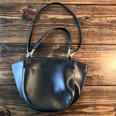 Never Used Casual Black Shoulder Bag With Gold-tone Hardware, Black Hand Bag, 5th Avenue, Black Hand, Hand Bag, Shoulder Bags, Bag Lady, Shoulder Bag, Handbags