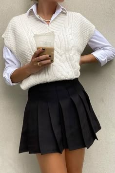 Sweater Vest Outfit, Preppy Skirt, Pleated Skirt Outfit, Classy Skirts, Grey Aesthetic, Church Clothes, White Knit Sweater, Estilo Preppy