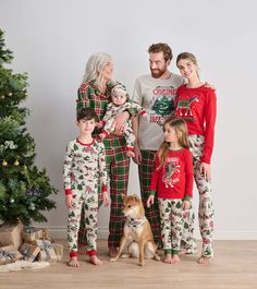 Bundle your loved ones up in our cozy classic pajamas! Pj Family Christmas Pictures, Christmas Pajamas Pictures, Christmas Family Pajamas Ideas, Family Pajamas Christmas Photo Ideas, Christmas Pjs Family Picture Ideas, Christmas Pajamas Ideas, Christmas Pajama Pictures, Family Christmas Pjs, Christmas Family Pajamas