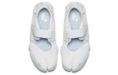 Nike Wmns Air Rift Breathe 'Triple White' 848386-100 | KICKSCREW Nike Air Rift, Funky Shoes, Shoe Inspo, Swag Shoes, Round Toe Heels, Crazy Shoes, Pretty Shoes, Dream Shoes, Inspiration Mode