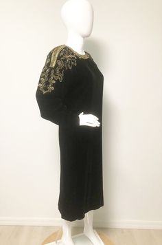 Gold Evening Dresses For Winter, Elegant Embellished Dress For Costume Party, Festive Gold Midi Dress For Evening, Gold Velvet Party Dress, Gold Velvet Evening Dress, Festive Evening Dress With Gold Embroidery, Gold Midi Dress For Formal Fall Events, Black Evening Dress With Gold Embroidery, Vintage Velvet Dress For Night Out