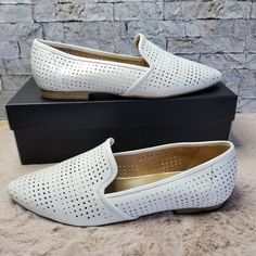 Brand New Naturalizer Caleigh2 Flat Sz 10 In Women Color: White Perforated Leather Upper Leather Lining And Insole Synthetic Sole (#3766) No Trades White Closed Toe Flats With Perforated Toe Box, White Leather Flats With Perforated Toe Box, White Slip-on Flats With Perforated Toe Box, Casual White Flats With Perforated Toe Box, White Medium Width Slip-on Flats, White Flats With Ortholite Insole, Spring Synthetic Flats With Perforations, White Medium Width Synthetic Flats, Low-top Flats With Perforated Toe Box For Spring