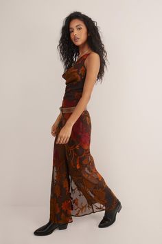 Fresh from the garden. Feel flirty in this maxi dress, made from a high quality burnout material with a bias cut design. Style with western boots, a statement belt and gold accessories for a bloomin' confident finish we can't get enough of Burnout Bias Cut Maxi Dress  High Quality Burnout Material  Bias Cut Design Maxi Length Model wears a size S (US size 6/UK size 10). Swimsuit Skirt, Upcycle Ideas, Statement Belt, Country Concert Outfit, Gold Accessories, Fashion Face, Cut Design, Dress Clothes For Women, Design Style