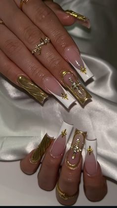 #gold #frechtip #nailsofinstagram #naildesign Nails Quince, Jade Nails, Gold Acrylic Nails, Girly Acrylic Nails, Classy Acrylic Nails, Long Acrylic Nails Coffin, Unique Acrylic Nails, Bling Acrylic Nails, Acrylic Nails Coffin Short