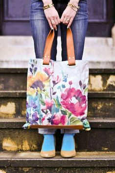 Tas Denim, Hand Painted Purses, Uk Style, Sac Diy, Handpainted Bags, Painted Tote, Textile Bag, Painted Bags, Diy Tote Bag