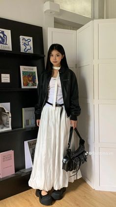 White Skirt Outfits, Japan Outfits, Pvc Pipes, Japan Outfit, Long Skirt Outfits, Maxi Skirt Outfits, Aesthetic Clothing, Japanese Outfits, 가을 패션