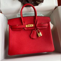 Birkin 25cm imported Togo leather national flag red gold buckle Red Birkin, Affordable Purses, Lv Belt, Lv Purse, Lv Shoes, Lv Wallet, Togo Leather, Lv Handbags, Basket Bag