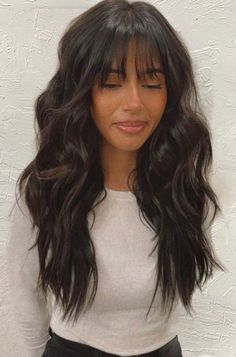 Hair Cut Ideas Medium Length, Dark Brown Bangs Long Hair, Long Hairstyles With Short Layers, Medium Dark Hair With Bangs, Long Hairstyles Fine Hair For Women, Dark Brown Hair With Bangs Medium, Long Chocolate Brown Hair With Bangs, Long Brown Hair With Fringe, Long Layers Haircut With Side Bangs Round Faces Wavy Hair