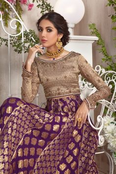 Formal Dresses Ideas, Wedding Dresses For Brides Sister, Dress For Bride Sister, Sara Fashion, Beautiful Lehenga, Pakistani Formal Dresses, Pakistan Fashion, Embroidered Border, Pakistani Dress