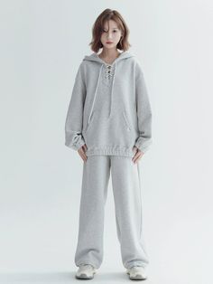 NA2714 ■size(cm) hoodie 着丈 肩幅 胸囲 袖丈 S 70 55 120 54 M 72 56.4 124 55 L 74 57.8 128 56 pants 着丈 ウエスト ヒップ 裾周り S 100 68 96 50 M 102 72 100 52 L 104 76 104 54 ■model 163cm 43kg M ■material cotton Sporty Hoodie, Outer Jacket, Wide Leg Sweatpants, Casual Sporty, Long Tshirt, One Piece Dress, T Shirt Vest, British Indian, Bosnia And Herzegovina