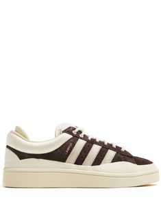 brown/beige leather panelled design two-tone design signature 3-Stripes logo logo print to the side logo patch at the tongue almond toe double tongue front lace-up fastening cushioned heel branded insole flat rubber sole Zapatillas Bad Bunny, Campus Sneakers, Outfit Campus, Sneakers Brown, Balenciaga Track, Versace Outfit, Hype Shoes, Brown Sneakers, Adidas X