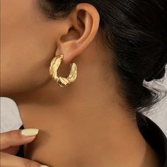 Brand New Women's Twisted Gold Semi Hoop Earrings Genuine 14k Gold Plated 925 Sterling Silver (Stamped) 1" Size Retail Price $295 Buy With Confidence From A Trusted Seller With A 99%+ Feedback Rating! A0104 (Id-799-) Hoop Wrap Earrings For Gift, Silver Plated Everyday Hoop Earrings, Silver Plated Hoop Earrings For Everyday, Silver Hoop Earrings For Everyday, Plated Huggie Earrings, Silver Small Hoop Earrings With Plating, Anniversary Metal Hoop Earrings, Twist Jewelry, Silver Gold