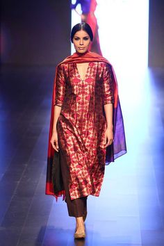 Payal Khandwala, Fashion Week Winter, Nikkah Dress, Bridal Styling, Indian Designer Suits, Salwar Kamiz, Traditional Indian Outfits, Kurta Designs Women, Lakme Fashion Week