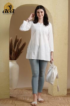 Short Kurti For Office Wear, White Top Embroidery Design, White Cotton Tops For Women, White Short Kurti Designs, Short Tunics For Women, Short White Kurti, Short Kurtis For Women, Trending Tops For Women, White Kurtis