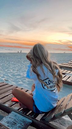 #orangebeach #gulfshores #orangebeachalabama #alabama #preppy #ronjonsurfshop #beach #beachlife #beachvacation #blondehaircolor #panama #pcb Blue Pastel, Orange Beach, Gulf Shores, Beach Aesthetic, Beach Hair, Beach Girl, Aesthetic Photography, Beach Pictures, Photography Ideas