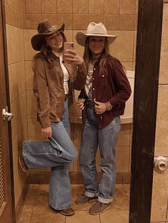 Western Sherrif Outfit, Asthetic Cowgirl Outfits, Country Theme Outfit Women, Country Birthday Party Outfit, Cowgirl Style Outfits Aesthetic, Cowpoke Outfit, Cowboy Fit For Women, Country Party Outfit Western Style, Country Flannel Outfits