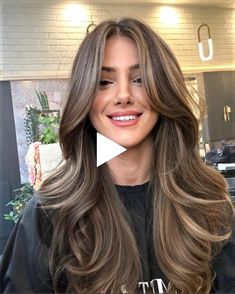 *** hairstyle, peinados..? Hot Hair Colors, Hair Color For Brunettes, Color For Brunettes, Fall Hair Trends, Brown Hair With Blonde Highlights, Brunette Balayage Hair, Summer Hairstyles For Medium Hair