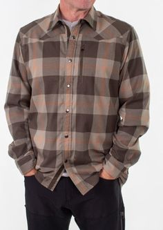 Tan Flannel Outfit, Tan Flannel, Bike Adventure, Flannel Outfit, Mens Plaid Flannel, Hiking Men, Cycling Tops, Buy Clothes Online, Cold Morning