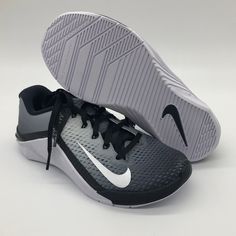 New Without Box 014624 Crossfit Training, Shoes Nike, Training Shoes, Nike Black, Black Nikes, Crossfit, White Color, Nike Shoes, Nike Women