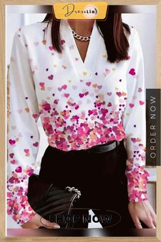 Effortless and Chic Winter Blouse Classy Blouses, Winter Blouses, Belleza Natural, Blouse Dress, Stylus, Women Collection, Confetti, Timeless Fashion, Printed Shirts