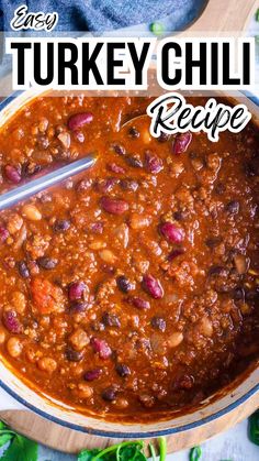 Image of turkey chili in white soup pot. Title text: Easy Turkey Chili Recipe Easy Turkey Chili Recipe, Turkey Chili Recipe, Chili Seasoning, Turkey Chili, Chili Recipe