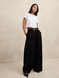 Supima® Boxy Crop T-Shirt | Banana Republic Boxy Crop Top, Japan Outfit, Crop T Shirt, Crop Top Outfits, Current Styles, Cropped T Shirt, Tee Outfit, Tshirt Outfits, Casual Summer Outfit