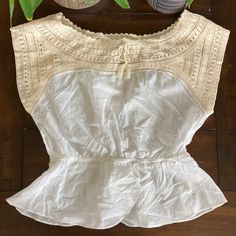 Size 2/34 Anthropologie Hd In Paris White And Cream Blouse. Nwt Asymmetrical Button Top, Off White Short Sleeve Top For Daywear, Vintage White Tops With Lace Trim For Daywear, Cream Tops With Lace Trim For Daywear, Fitted Vintage White Top, Fitted Vintage White Top For Daywear, Cream Lace Trim Top For Daywear, Fitted Off White Top With Lace Trim, Fitted Off White Bohemian Tops