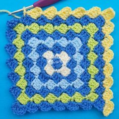 Crochet C2C Style Square In The Round [Free Video Tutorial & Written Pattern!] — Hooked by Robin Crochet Robin, Hooked By Robin, Shawl Scarf Crochet, Quick Crochet Projects, Corner To Corner, Learn How To Crochet, Quick Crochet, Crochet Squares, Half Double Crochet