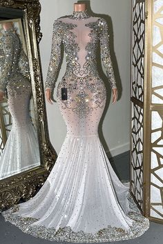 Prom 2k24, Diamante Dress, Ball Birthday Party, Girl Prom, Prom Dress Inspo, Classy Gowns, Birthday Hairstyles, Prom 2024, Gorgeous Prom Dresses