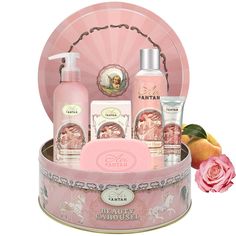 PRICES MAY VARY. Blissful Rose-Peach Bath - Bring the decadence of a vintage spa in the comfort of your home. Treat your lady to a rejuvenating delight with Un Air D'Antan's Spa Gift Basket for Women. Crafted in France, and packed in a pretty blush pink retro carousel box, this nostalgic gift set makes the best present for the most special woman in your life - ideal for Christmas, Mother's Day, Valentine's Day, Anniversaries, or any occasion. Give the gift of thoughtfulness & love with this drea Gifts Hamper, Gift Basket For Women, Hamper Gift Basket, Spa Gift Set, Shower Cream, Sweet Perfume, Perfume Organization, Gift Baskets For Women, Spa Gift Basket