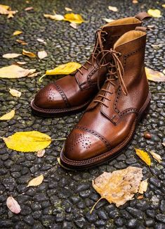 Office Boots, Leather Boots Men, Derby Boots, Ankle Leather Boots, Dress Leather Boots, Shooting Ideas, Quality Leather Boots, Brogue Boots, Oxford Brogues