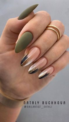 Nails October, Nails Dark, Nails Trending, Nails Brown, Graduation Nails, 2022 Graduation, October Nails, Manicure Inspiration, Holiday Nail