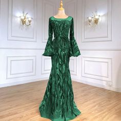 Luxury Dubai Emerald Green Velvet Evening Dress for Women's Wedding Party: Elegant Mermaid Style with Long Formal Dresses Gown Making, Weddings 2024, Velvet Evening Dress, Emerald Green Velvet, Long Formal Dresses, Mermaid Style, Mermaid Silhouette, Mermaid Fashion, Green Velvet