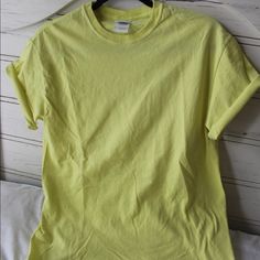 -Neon Yellow -100% Cotton T-Shirt -Simple -Short Sleeve -Medium -Excellent Condition (Never Worn) Neon Cotton Crew Neck T-shirt, Neon Yellow Cotton T-shirt For Spring, Neon Cotton Short Sleeve Tops, Casual Neon Cotton T-shirt, Casual Neon Crew Neck Top, Casual Neon Yellow Cotton Tops, Casual Neon Cotton Tops, Casual Neon Yellow Cotton T-shirt, Yellow Plain T-shirt With Relaxed Fit