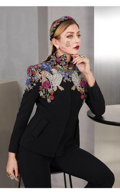 Dress 2022, Woman Suit Fashion, Fancy Dress Design, Good Girl, Jolie Photo, Abayas Fashion, Style Mistakes, Fashion Design Clothes, Suit Fashion