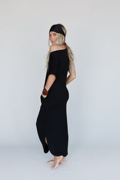 Can't go wrong with our Call It Comfort- this maxi dress is a closet staple! It features a relaxed fit, flattering neckline and pockets. Style with your favorite accessories for a casual boho look. *Due to lighting and differences in monitors, actual colors may vary slightly from what appears online. Model is 5'8" and wearing a size small. Approximate measurements are as follows: SMALL: Bust: 36", Length: 52", Sleeve length: 7" MEDIUM: Bust: 38", Length: 52 1/2", Sleeve length: 7 1/4" LARGE: Bus Casual Oversized Maxi Dress For Day Out, Chic Relaxed Fit Maxi Dress For Day Out, Flowy Maxi Dress With Pockets, Flowy Long Casual Maxi Dress, Oversized Chic Maxi Dress For Loungewear, Chic Relaxed Fit Maxi Dress, Casual Long Maxi Dress For Loungewear, Long Maxi Dress With Pockets For Beach, Casual Maxi Dress For Loungewear