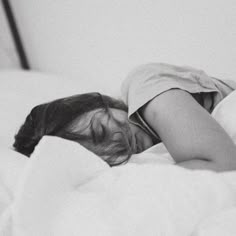 How Meditation Can Help You Get A Better Night’s Sleep | sheerluxe.com Where Did You Sleep Last Night, Sleeping Hacks, Healing Mantras, Easy Meditation, Muscle Abs, Boho Beautiful, Dream Symbols, Body Scanning