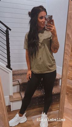 Mom Outfits Dress, Trendy Mom Outfits Summer, Trendy Mom Outfits Fall, Fall Mom Outfits, Mom Outfits Summer, Mom Outfits Fall, Chelsea Houska, Trendy Mom Outfits, Errands Outfit