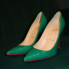 As A Renowned Expert In The Luxury Shoe Industry, Christian Louboutin Presents The Green Patent Leather Kate Pumps. Crafted With High-Quality Patent Leather, These Pumps Offer A Classic Design And A Pop Of Color To Elevate Any Outfit. The Signature Red Sole Provides A Touch Of Glamour To These Timeless Pumps. All Items Are Guaranteed 100% Authentic Instagram: @Asmluxuries Email: Bymadellc@Gmail.Com Green Pointed Toe Luxury Heels, Luxury Green Pointed Toe Heels, Green Patent Leather Luxury Heels, Green Luxury Patent Leather Heels, Luxury Green Patent Leather Heels, Green Patent Leather Heels For Formal Occasions, Luxury Green Closed Toe Heels, Classic Green Heels For Formal Occasions, Classic Green High Heels