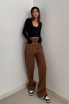 Utility Style High Waist Brown Bottoms, High-waist Brown Cotton Cargo Pants, High Waist Brown Cotton Cargo Pants, Trendy Brown Cotton Pants, High-waisted Brown Cargo Pants For Fall, Trendy Full-length Brown Cargo Pants, Trendy Brown Full Length Cargo Pants, Trendy Brown Full-length Cargo Pants, Spring Brown Full-length Cargo Pants