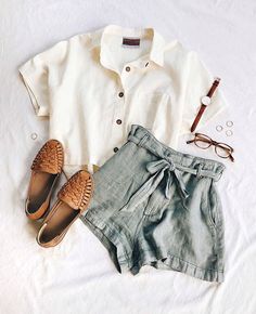 Perfect White Blouse, Summer Outfits For Teens, Model Pose, Modieuze Outfits, Teenager Outfits, Cute Summer Outfits, Mode Inspiration