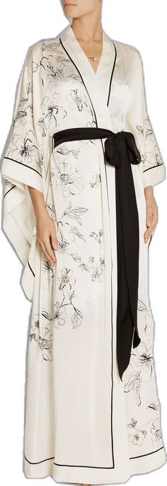 Carine Gilson Robe, Sleep Kimono, Sleeping Robe, Silk Loungewear, Carine Gilson, Robe Silk, Printed Silk Dress, Silk Clothes, Sleepwear Fashion