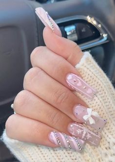 Nails Xmas Design, Medium Square Acrylic Nails Winter, Almond Nails With Diamonds, Croc Design Nails, Christmas Nails With Charms, Christmas Nails Medium, Cristmass Nails 2024, Winter Nails Long, Pink Xmas Nails