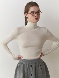 Composition : SUPERFINE MERINO WOOL 100%Color : IVORYCountry of Origin : CHINA Re L, Merino Wool, Persona, Turtle Neck, Composition, Top Outfits, China, Wool, Knitting