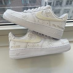 Treat your feet to something special - Custom Air Force 1 x Wedding Sneakers with fabric flowers. Feel the rush of confidence as you hit the street in a unique designer creation, crafted to help you stand out and make a statement. Show off your inner risk taker today. 🌸 🔥 100% genuine, Brand New.👟 Custom sneakers.💫 Every pair is hand-made to order.✨ Best quality waterproof and scratch-proof paints used.✨ 1000+ satisfied customers across various platforms. 🌎Free worldwide shipping,shipping w Custom White Sneakers For Spring, Custom White Wedding Sneakers, Customizable White Wedding Sneakers, Spring Wedding Sneakers With Round Toe, Custom Sneakers With Round Toe For Wedding, Custom Low-top Sneakers For Wedding, Custom White High-top Wedding Sneakers, Custom Low-top Wedding Sneakers, Custom Round Toe Sneakers For Wedding