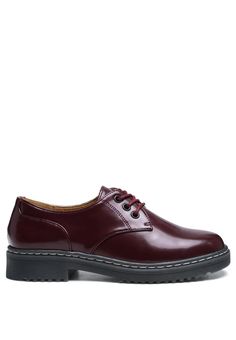 Step up your style with these exquisite shank's oxford patent pu shoes. Boasting comfort and refined style, they are crafted from the finest PU leather and have a timeless oxford design that never goes out of fashion. Padded to perfection, they are finished with subtle details and a glossy shine that will make any outfit look effortlessly chic. Upper Material: Polyurethane Lining Material: Polyurethane Outer Sole: TPR Round Toe Lace-up Style Casual Wingtip Patent Leather Oxfords, Patent Leather Oxfords With Brogue Detailing, Casual Patent Leather Oxfords With Pointed Toe, Classic Patent Leather Oxfords With Brogue Detailing, Business Casual Patent Leather Oxfords With Round Toe, Classic Patent Leather Lace-up Shoes For Work, Casual Patent Leather Oxfords For Business, Classic Patent Leather Oxfords With Round Toe, Fall Patent Leather Wingtip Oxfords