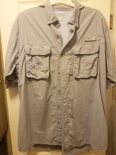 World Wide Sportsman Men As XL Vented Fishing Shirt Short Sleeve Pockets Gray. Great preowned condition Shirt Short Sleeve, Fishing Shirts, Military Jacket, S S, Fishing, Grey