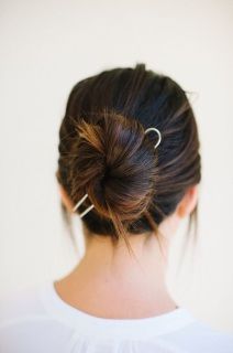 CA makes silver bun pin Easy Updo Hairstyles, Silver Hair Pin, Undercut Hairstyles, Trending Hairstyles, Hair Pin, How To Make Hair, Up Girl, Messy Hairstyles, Santa Barbara